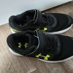 Under Armour Kids Black and Green Shoes